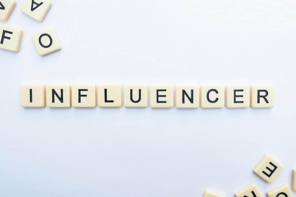 female influencers to follow