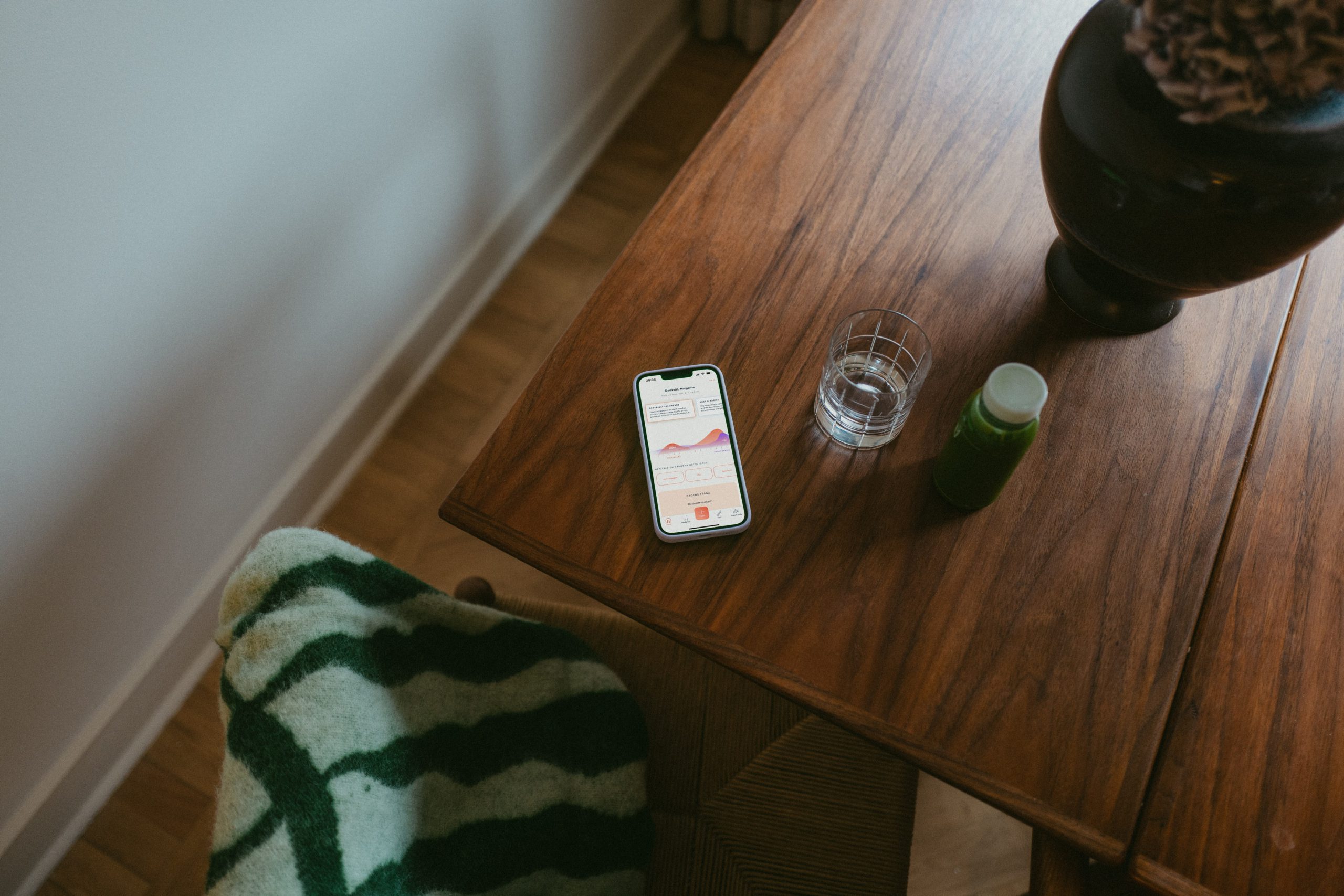 Hormona app on table